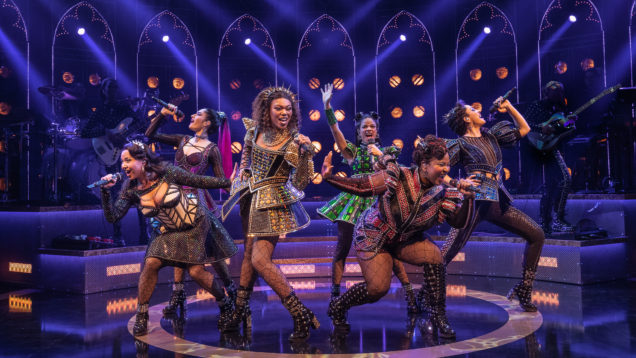 The North American Tour Aragon Company of SIX. Photo by Joan Marcus (A0001r)