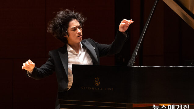 YunchanLim – Elliot Mande 900px – 12